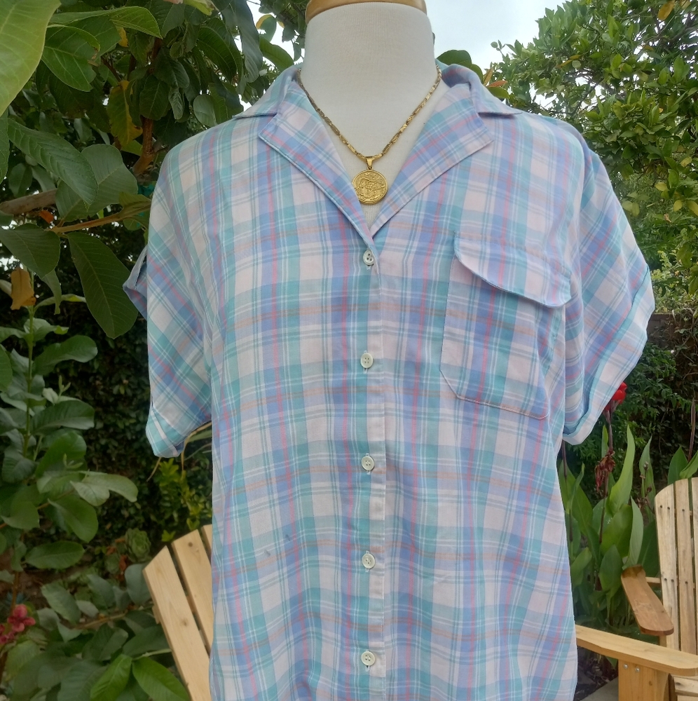 Vintage Levi's plaid woman's button down top pink/blue size 16